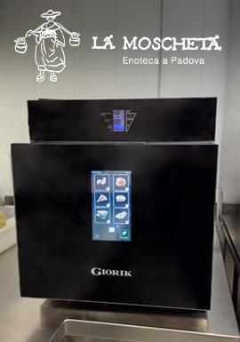 The historic La Moscheta Wine Bar